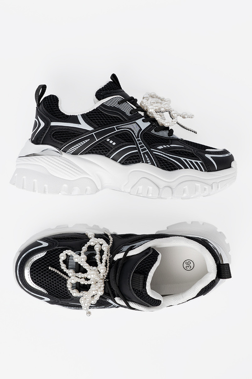 de color negro Zapatillas modelo zapatos. z białą kokardą i koralikami