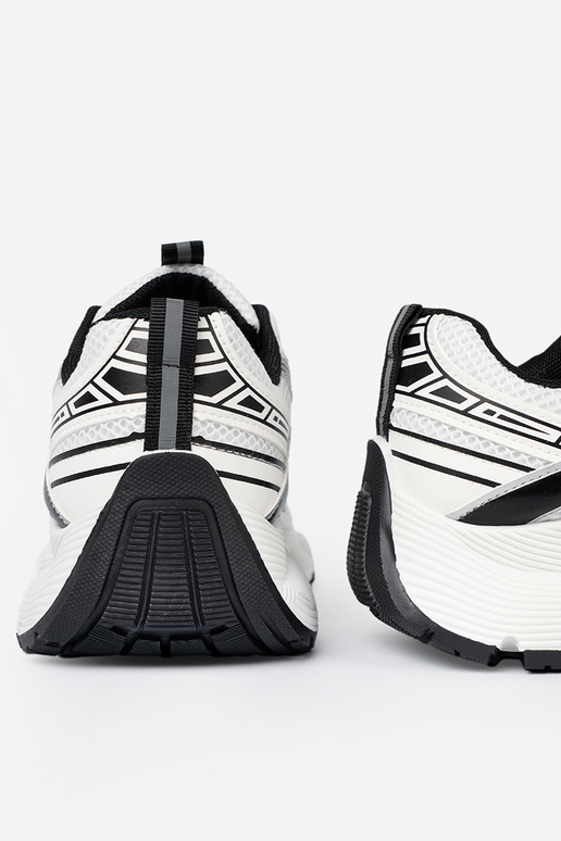 Blanco-de color negro conveniente Zapatillas modelo zapatos. con malla