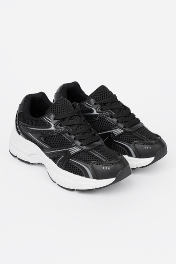 de color negro Zapatillas modelo zapatos. con malla i białą podeszAą