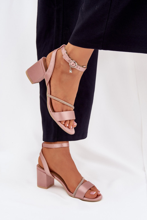 Zapatos de mujer color rosa de tacón con detalles brillantes, Vinceza 20268