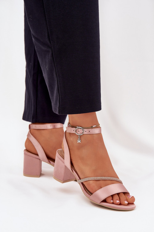 Zapatos de mujer color rosa de tacón con detalles brillantes, Vinceza 20268