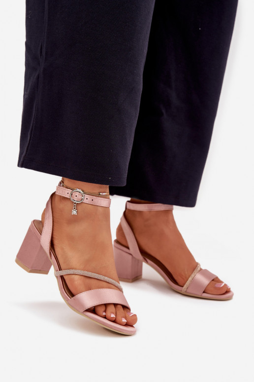 Zapatos de mujer color rosa de tacón con detalles brillantes, Vinceza 20268