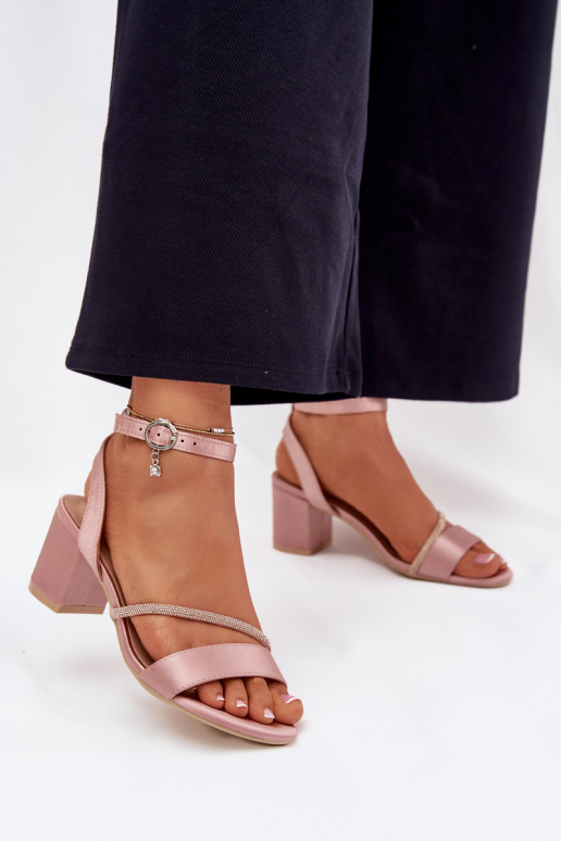 Zapatos de mujer color rosa de tacón con detalles brillantes, Vinceza 20268