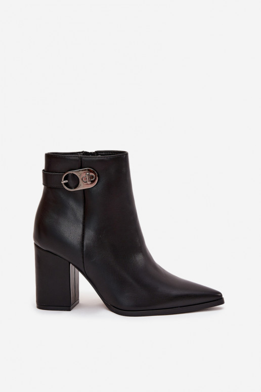 Botas de mujer Con decoraciones Detalem de color negro Tharina Botas de mujer Con decoraciones Detalem de color negro Tharina