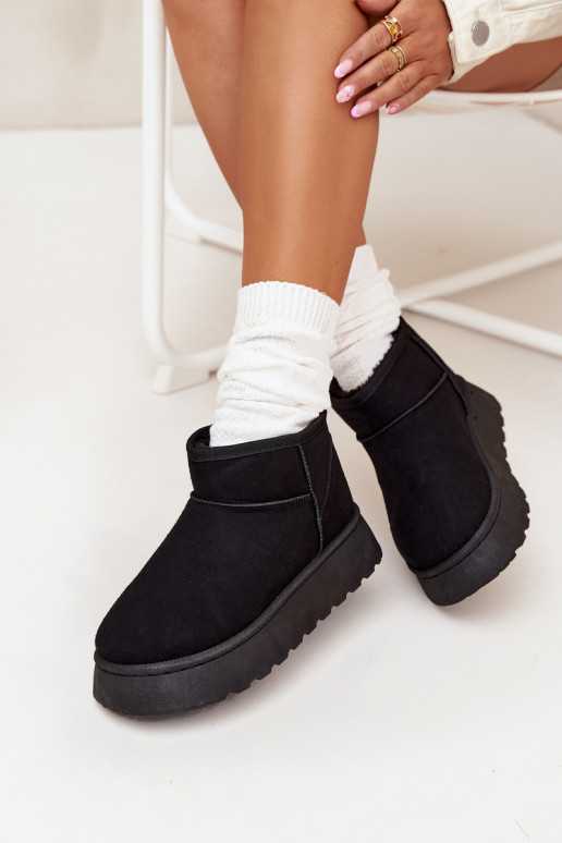 Botas de nieve Femenino con una plataforma calentamiento con pelo dentro de color negro Vesirae