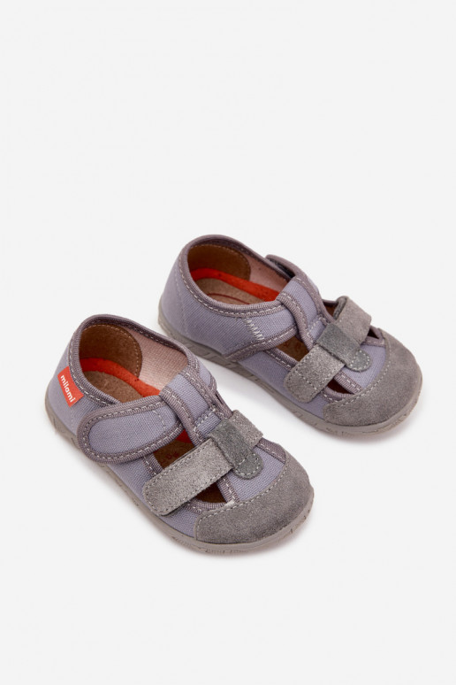 Zapatillas Milami Infantil con sujetadores adhesivos color gris Reathiana