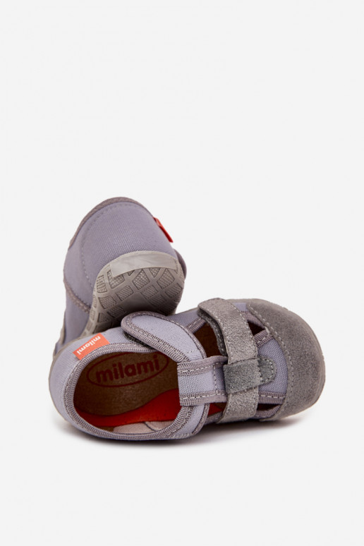 Zapatillas Milami Infantil con sujetadores adhesivos color gris Reathiana