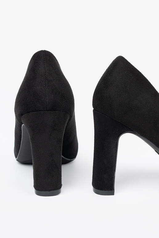 modelo clásico ante zapatos