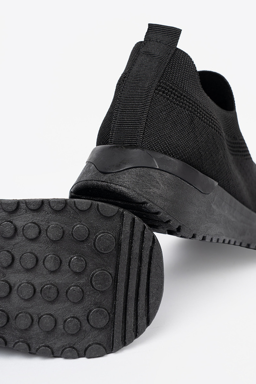 Zapatos estilo deportivo. typu slip-on A de color negrom kolorze