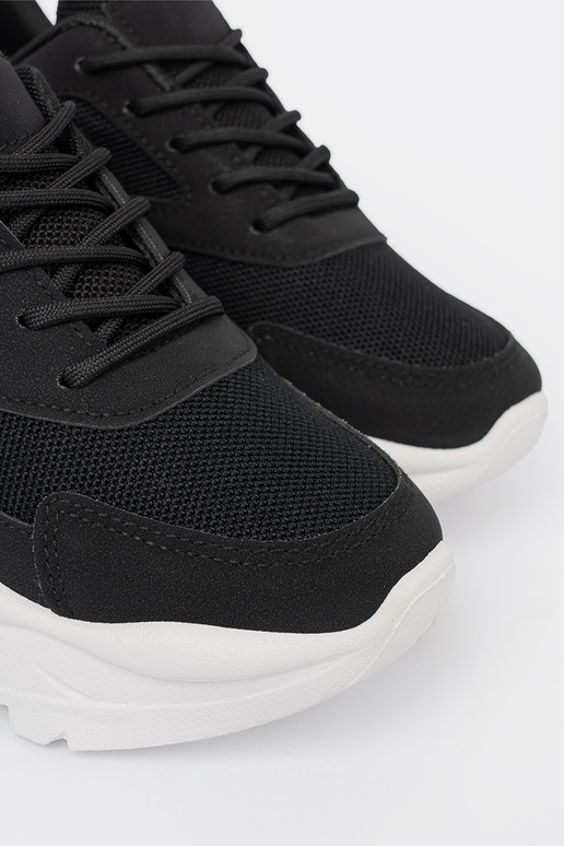 de color negro Deportes Zapatillas modelo zapatos. na grubej el color blancoj podeszAie