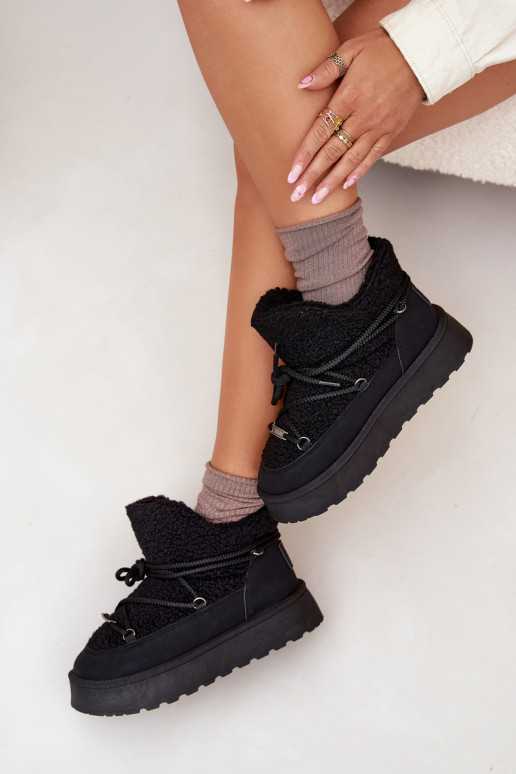 Botas de nieve Femenino con una plataforma con un abrigo de piel Typu Baranek Big Star SS274109 de color negro