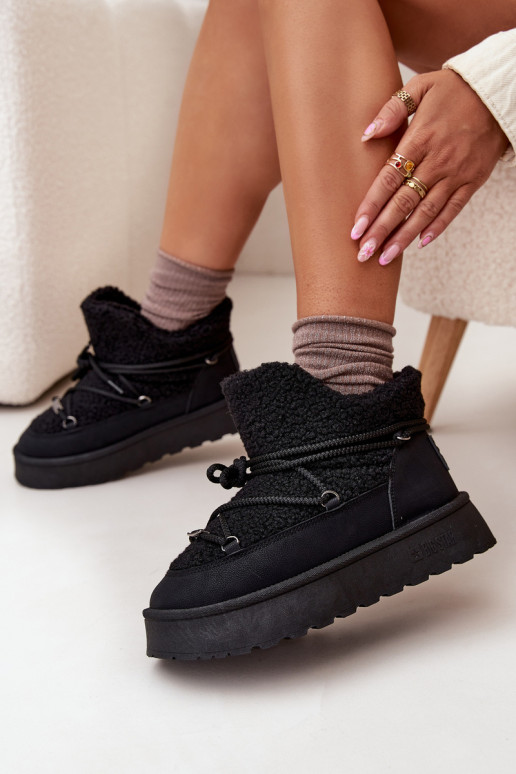 Botas de nieve Femenino con una plataforma con un abrigo de piel Typu Baranek Big Star SS274109 de color negro