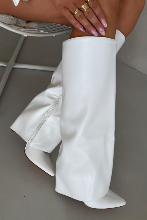 calentamiento botas con tacones finosENyAiniętą CholeAką el color blanco Tamonia