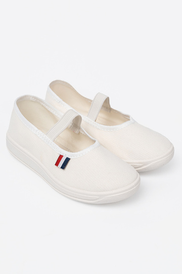 el color blanco zapatos z flexiblem paskiem