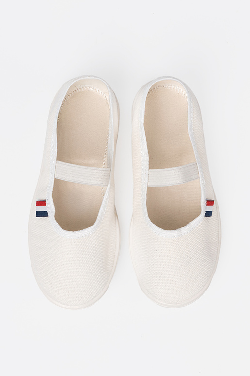  el color blanco zapatos z flexiblem paskiem