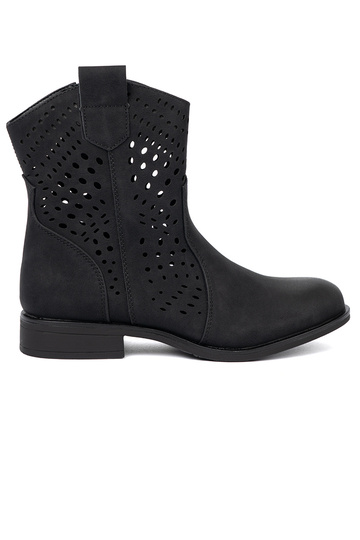 con elementos calados de color negro zapatos 2