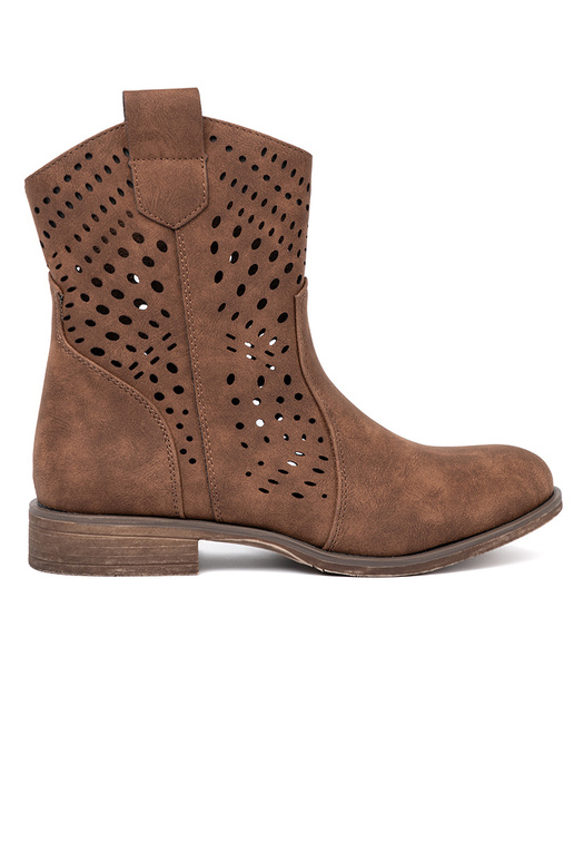 con elementos calados color marrón zapatos