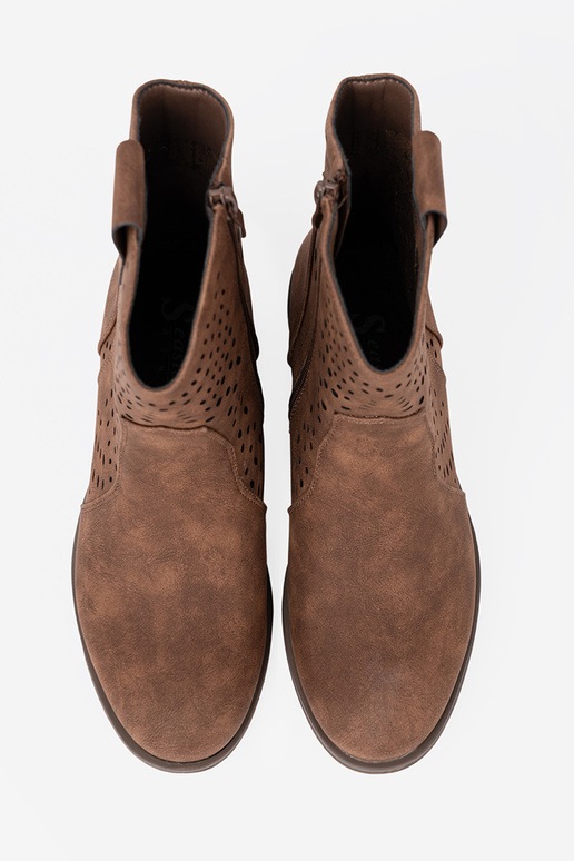 con elementos calados color marrón zapatos