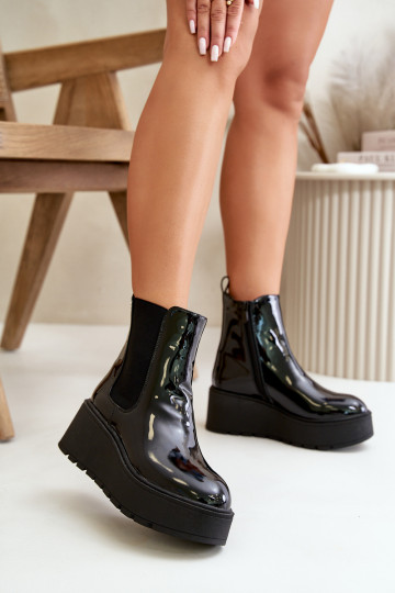 con efecto barniz Botas de mujer con una plataforma I Koturnie calentamiento de color negro ENloedia