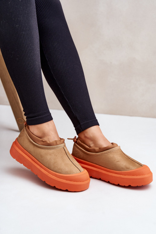 Botas de nieve Femenino con una plataforma Con una parte superior baja color marrón Izamine