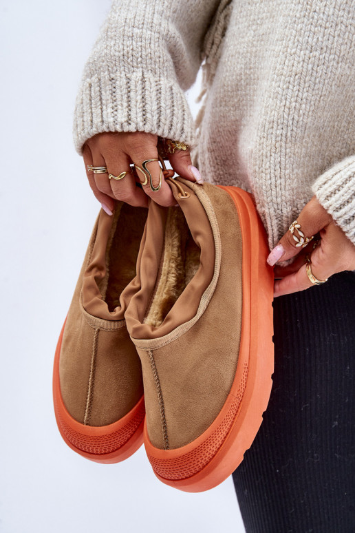 Botas de nieve Femenino con una plataforma Con una parte superior baja color marrón Izamine