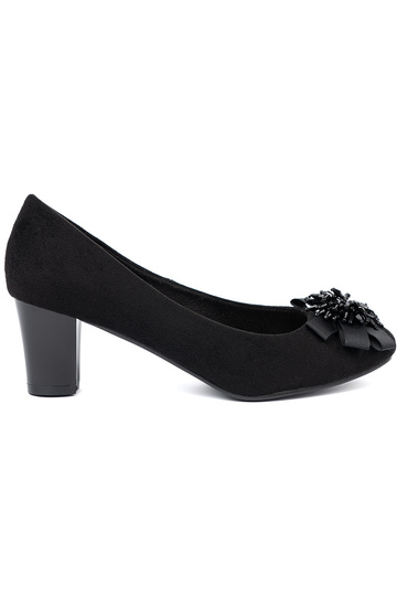 de color negro tacones altos z ozdobnym kAiatem 2