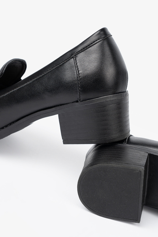 de color negro zapatos de mujer z elegancką sprzączką