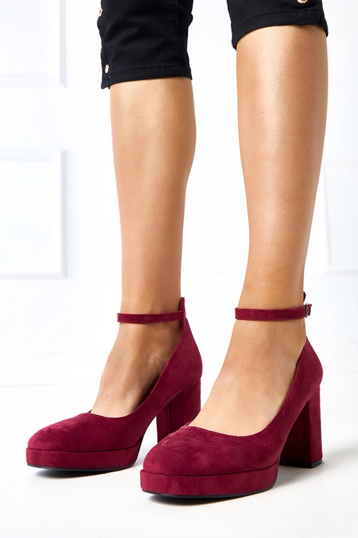 Zapatos burdeos de tacón grueso Barola