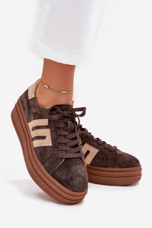 Zapatillas modelo zapatos. Femenino con una plataformaActivadoturalnego de gamuzau CzekoladoAe Eldira