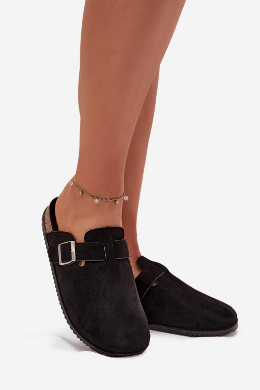 Zapatillas Zuecos Femenino con una plataforma color plata con hebillas Big Star SS274736 de color negro