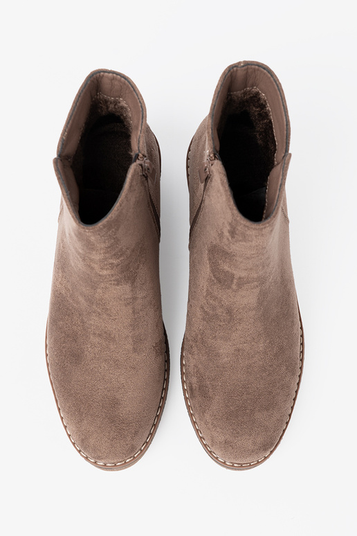 modelo clásico oscurobeige zapatos sobre un talón estable