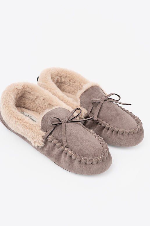 beige kapcie con un arco i puszystym Anętrzem typu mocasines