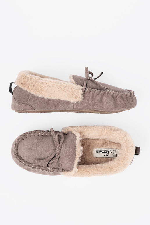 beige kapcie con un arco i puszystym Anętrzem typu mocasines