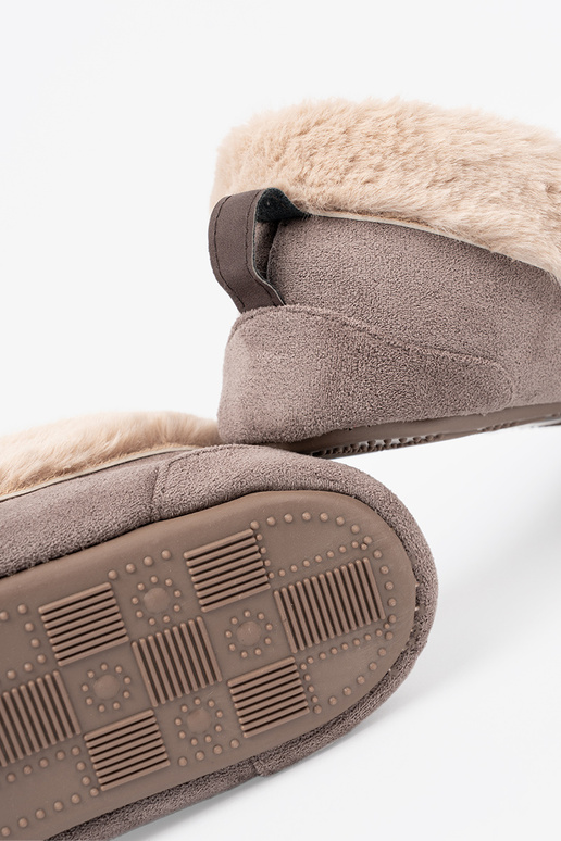 beige kapcie con un arco i puszystym Anętrzem typu mocasines