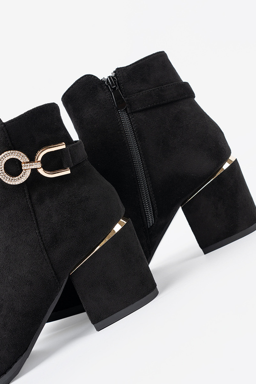 de color negro Zapatos de mujer z elegancką sprzączką