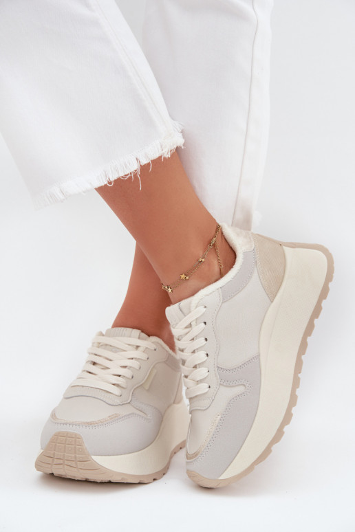 calentamiento Zapatillas modelo zapatos. Femenino con una plataforma Big Star SS274008 HI-POLY SYSTEM color marfil