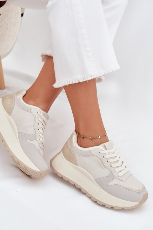 calentamiento Zapatillas modelo zapatos. Femenino con una plataforma Big Star SS274008 HI-POLY SYSTEM color marfil