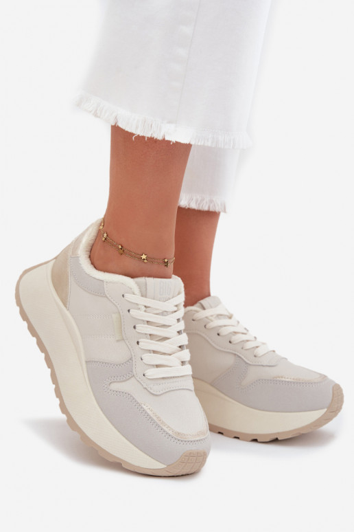 calentamiento Zapatillas modelo zapatos. Femenino con una plataforma Big Star SS274008 HI-POLY SYSTEM color marfil