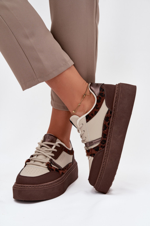 Femenino Zapatillas modelo zapatos. con una plataforma Big Star SS274356 con estampados de piel de leopardo marrón-beige