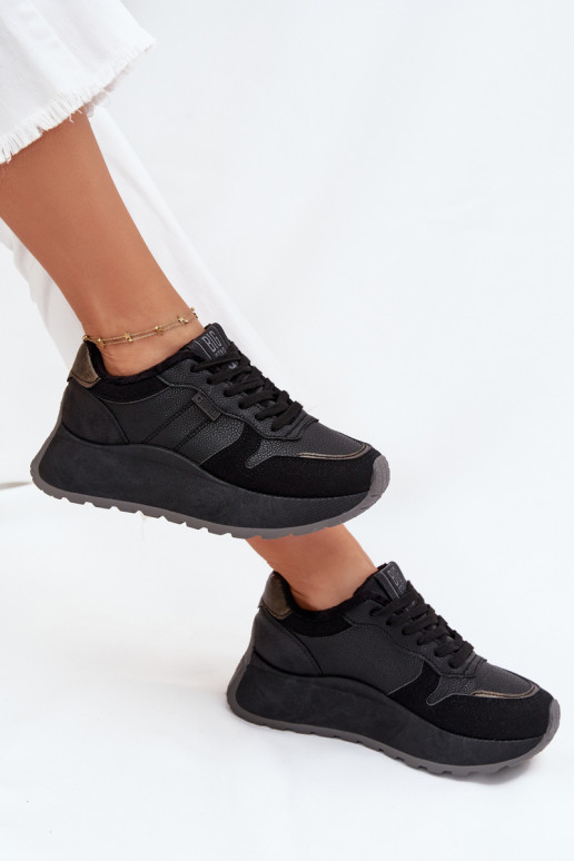 calentamiento Zapatillas modelo zapatos. Femenino con una plataforma Big Star SS274007 HI-POLY SYSTEM de color negro
