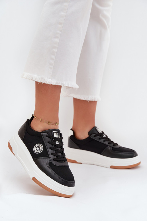 Zapatillas modelo zapatos. Femenino con una plataforma Big Star RR274573 HI-POLY SYSTEM de color negro