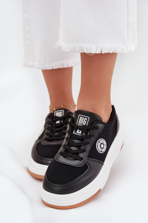 Zapatillas modelo zapatos. Femenino con una plataforma Big Star RR274573 HI-POLY SYSTEM de color negro