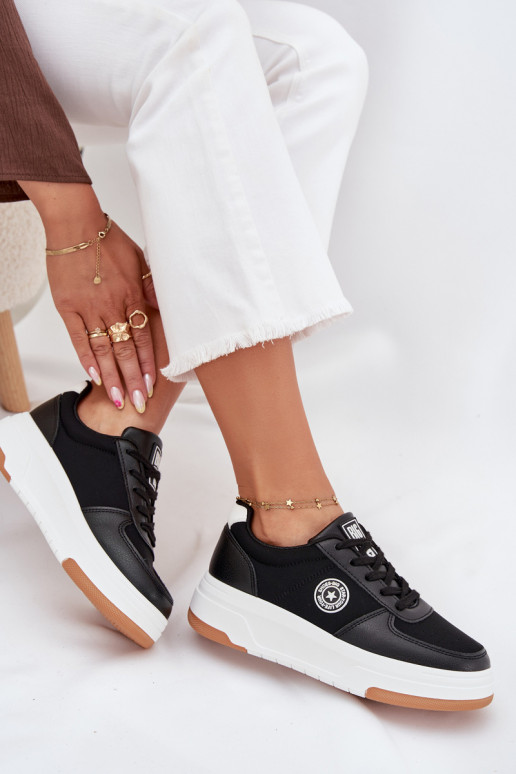 Zapatillas modelo zapatos. Femenino con una plataforma Big Star RR274573 HI-POLY SYSTEM de color negro