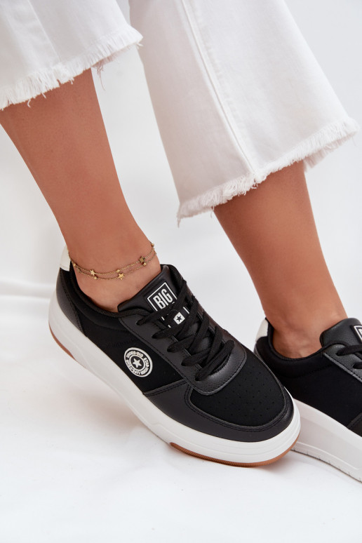 Zapatillas modelo zapatos. Femenino con una plataforma Big Star RR274573 HI-POLY SYSTEM de color negro
