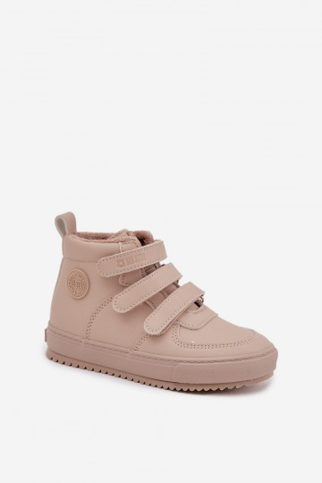 Botines infantiles acolchados estilo sneakers en color arena con cierres adhesivos Big Star SS374072