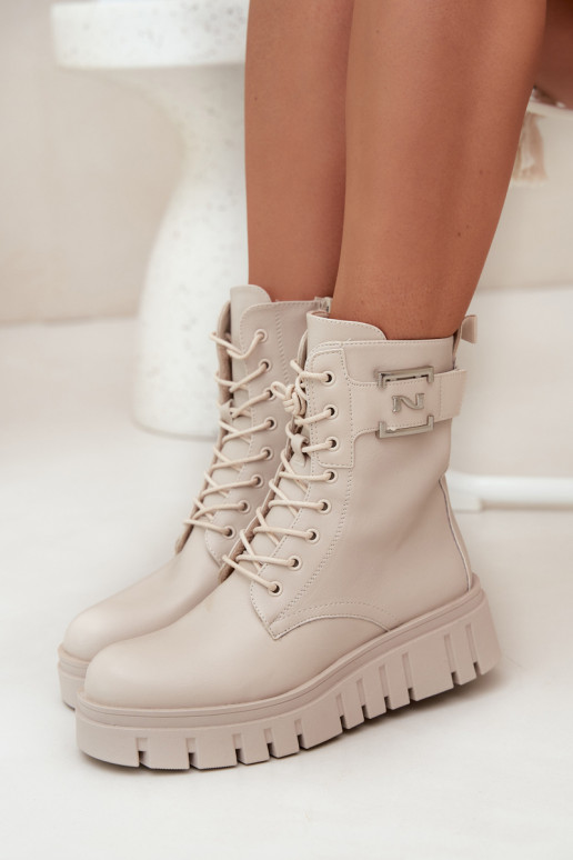 Botas de mujer con una plataforma Con decoraciones Detalem calentamiento color marfil Lyrana