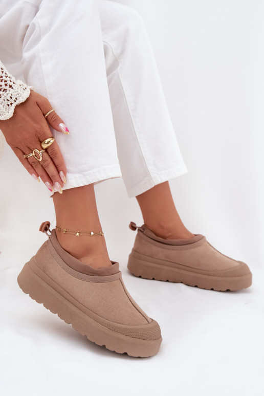 Botas de nieve Femenino con una plataforma Con una parte superior baja beige Izamine