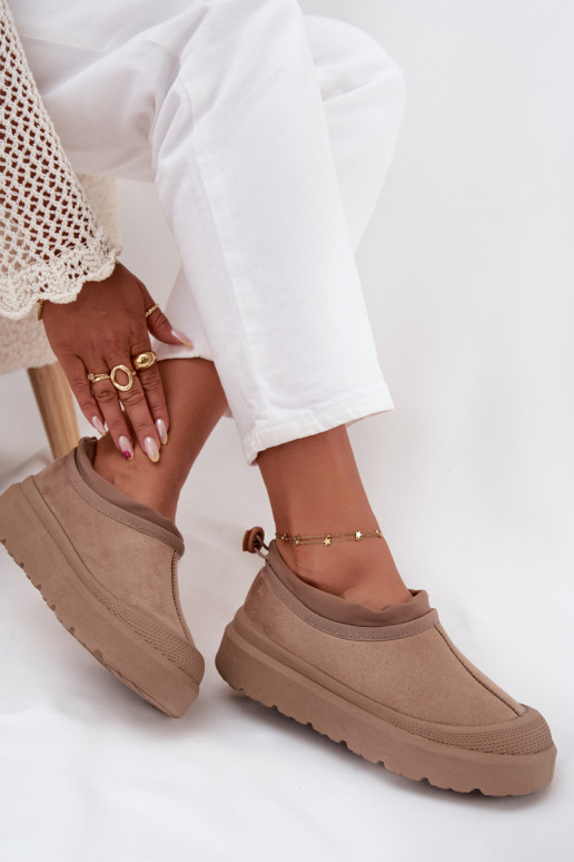 Botas de nieve Femenino con una plataforma Con una parte superior baja beige Izamine