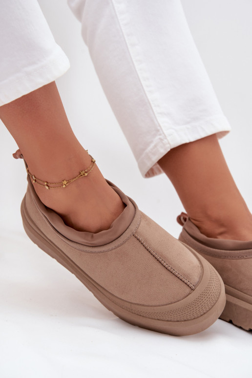 Botas de nieve Femenino con una plataforma Con una parte superior baja beige Izamine