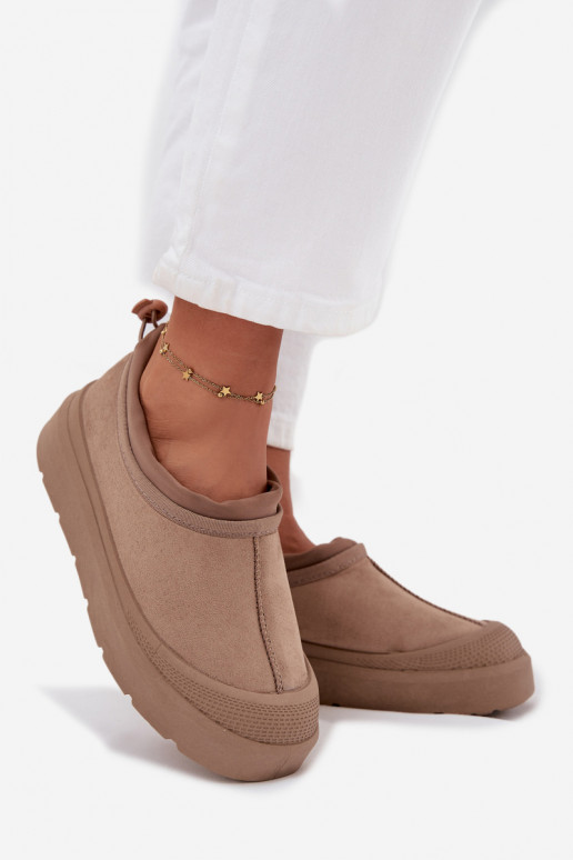 Botas de nieve Femenino con una plataforma Con una parte superior baja beige Izamine